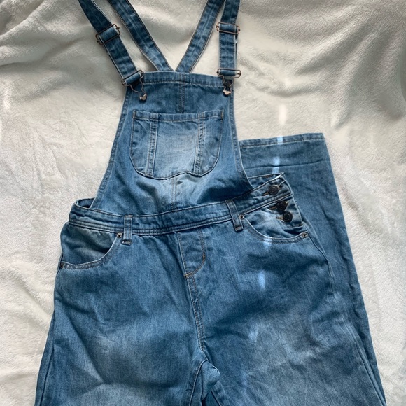 Light wash denim overalls - Picture 2 of 4